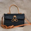 Bolso Bandolera de Ratán Trenzado Negro Elegante